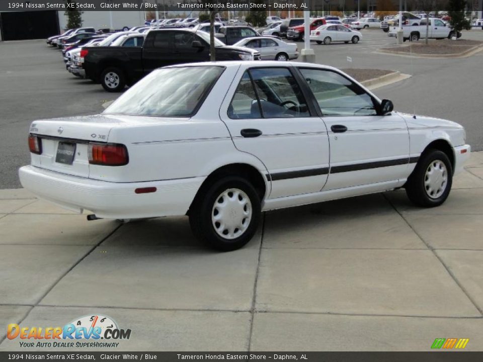 1994 Nissan Sentra XE Sedan Glacier White / Blue Photo #5