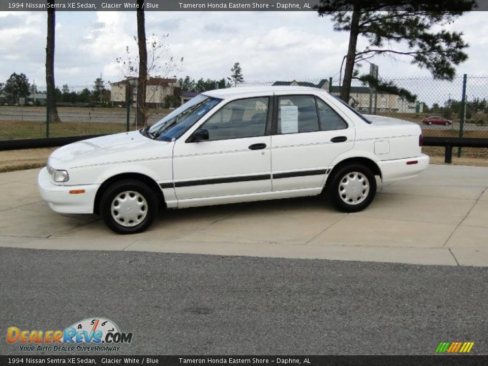 1994 Nissan Sentra XE Sedan Glacier White / Blue Photo #9