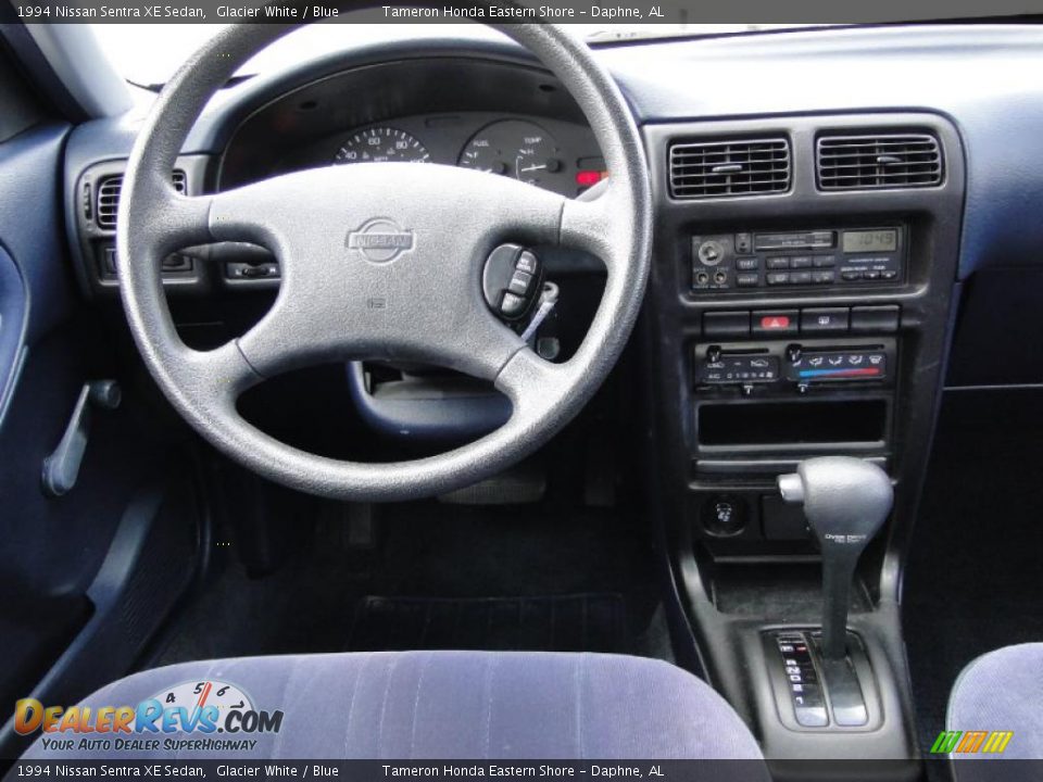 1994 Nissan Sentra XE Sedan Glacier White / Blue Photo #15