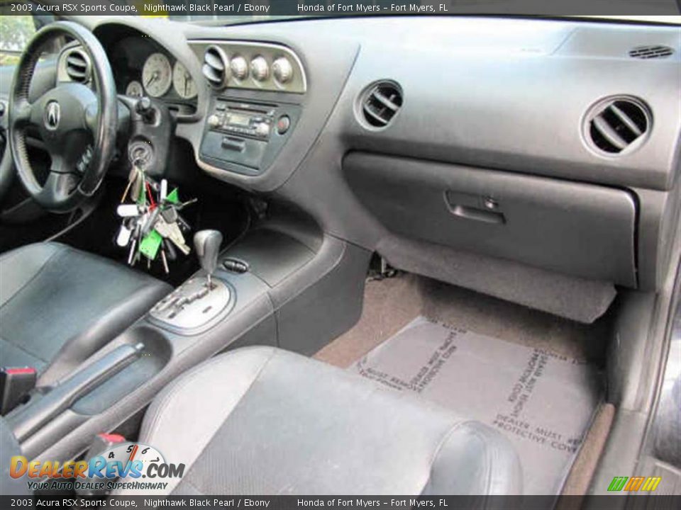 Dashboard of 2003 Acura RSX Sports Coupe Photo #11