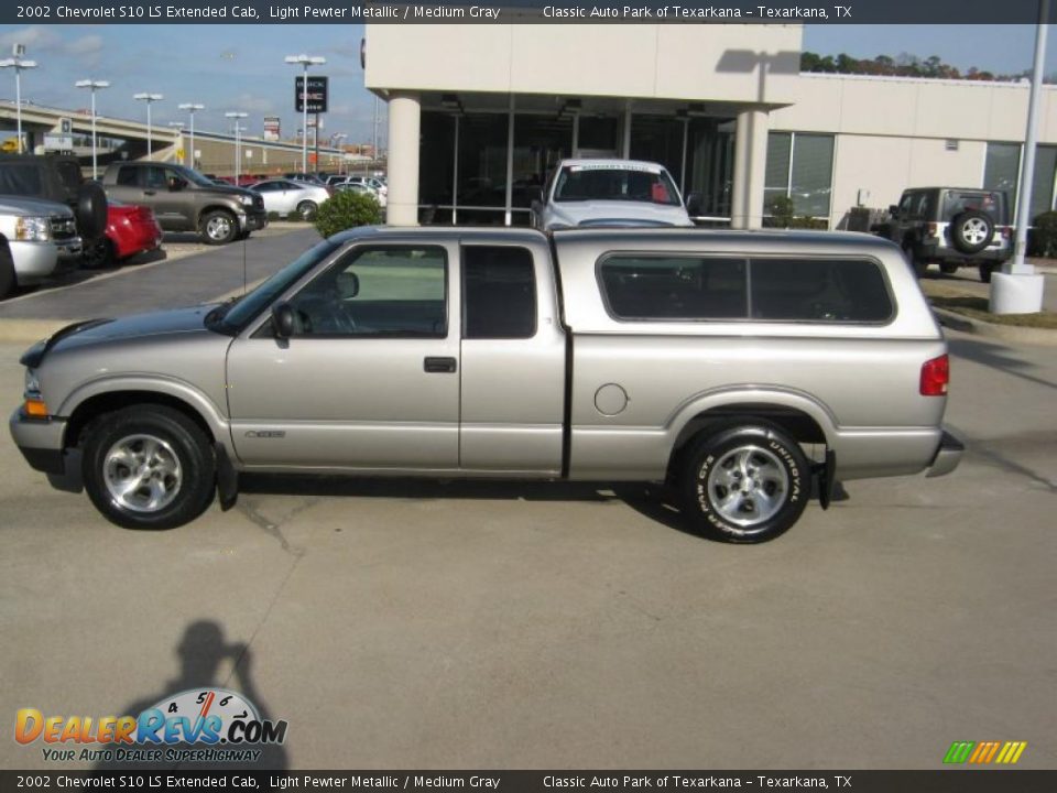 2002 Chevrolet S10 LS Extended Cab Light Pewter Metallic / Medium Gray Photo #2