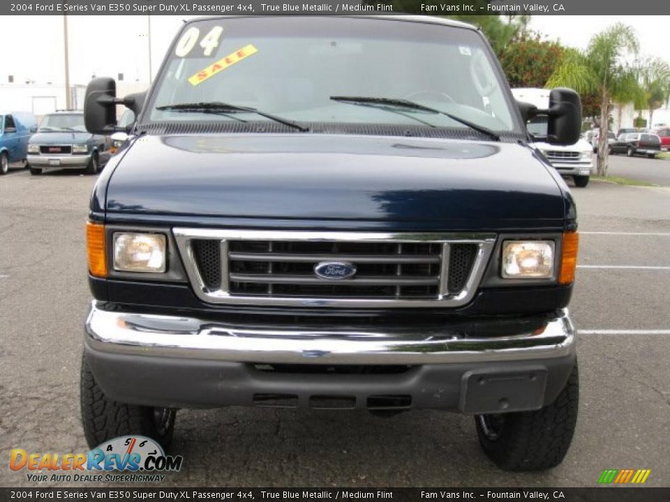 2004 Ford E Series Van E350 Super Duty XL Passenger 4x4 True Blue Metallic / Medium Flint Photo #2