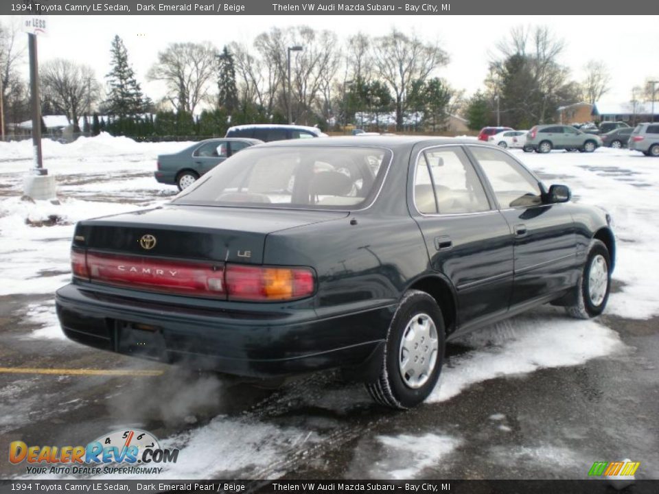 1994 Toyota Camry LE Sedan Dark Emerald Pearl / Beige Photo #4