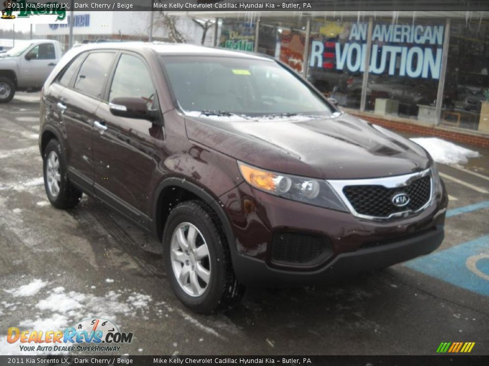 Front 3/4 View of 2011 Kia Sorento LX Photo #1