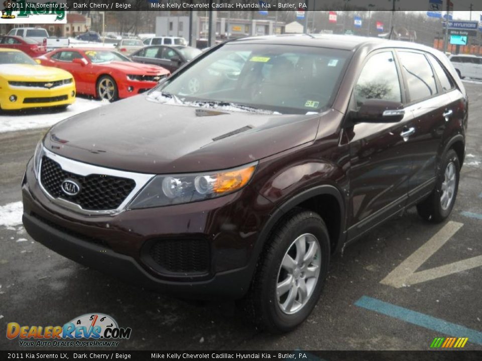 Front 3/4 View of 2011 Kia Sorento LX Photo #7