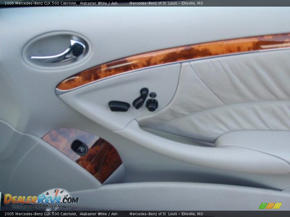 Door Panel of 2005 Mercedes-Benz CLK 500 Cabriolet Photo #9