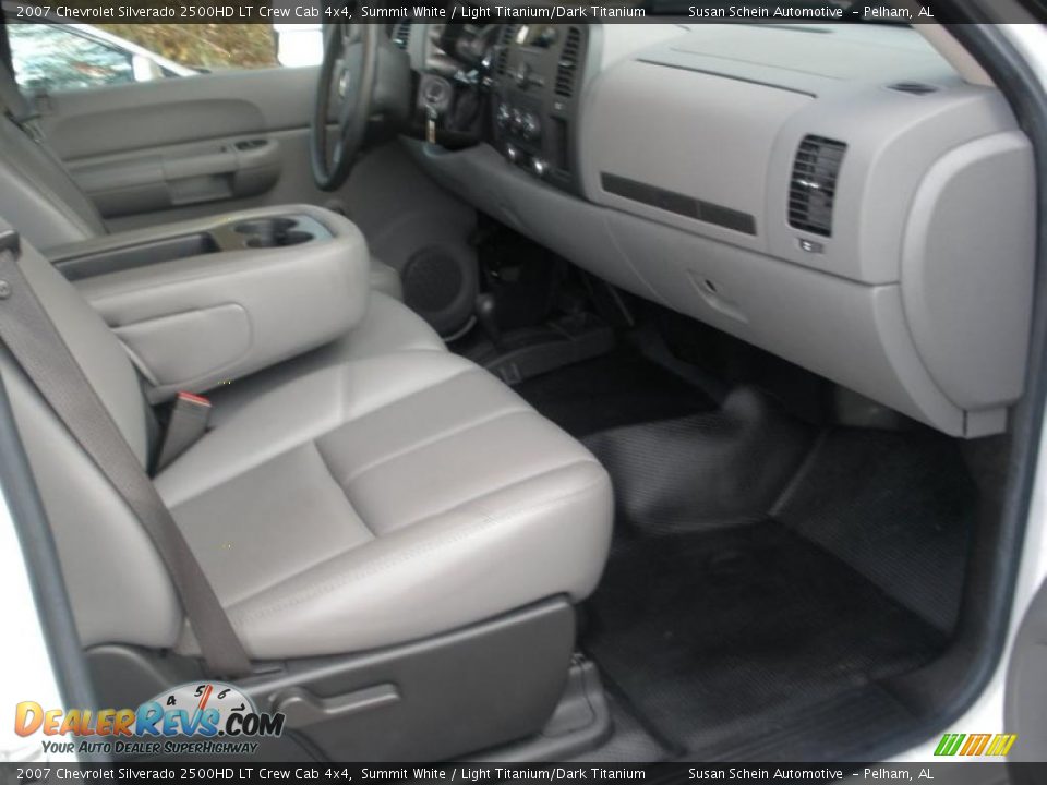 Light Titanium/Dark Titanium Interior - 2007 Chevrolet Silverado 2500HD LT Crew Cab 4x4 Photo #18