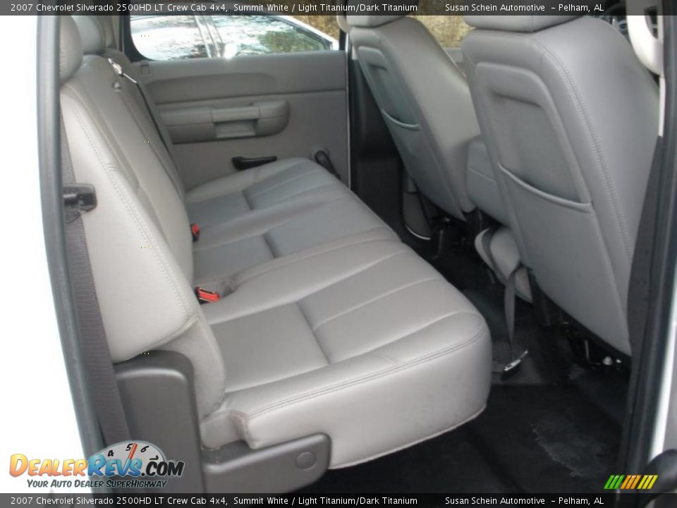 Light Titanium/Dark Titanium Interior - 2007 Chevrolet Silverado 2500HD LT Crew Cab 4x4 Photo #20