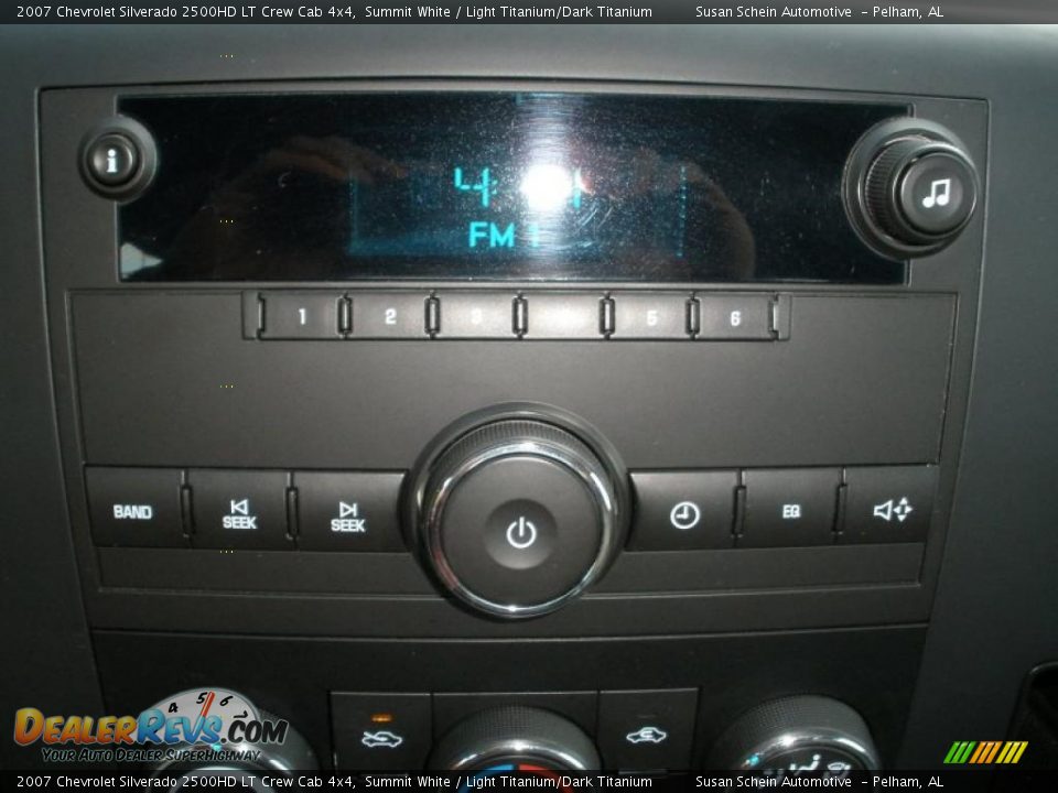 Controls of 2007 Chevrolet Silverado 2500HD LT Crew Cab 4x4 Photo #25