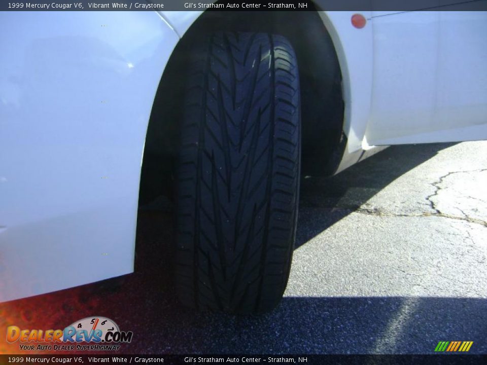 1999 Mercury Cougar V6 Vibrant White / Graystone Photo #16