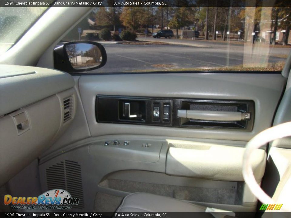 Door Panel of 1996 Chevrolet Impala SS Photo #23