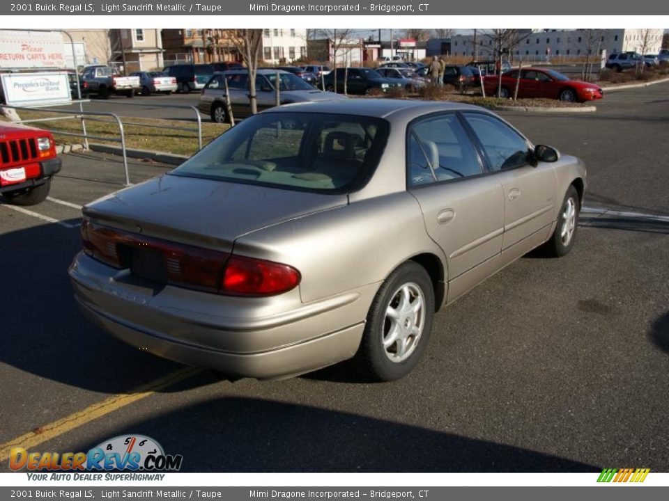 2001 Buick Regal LS Light Sandrift Metallic / Taupe Photo #4