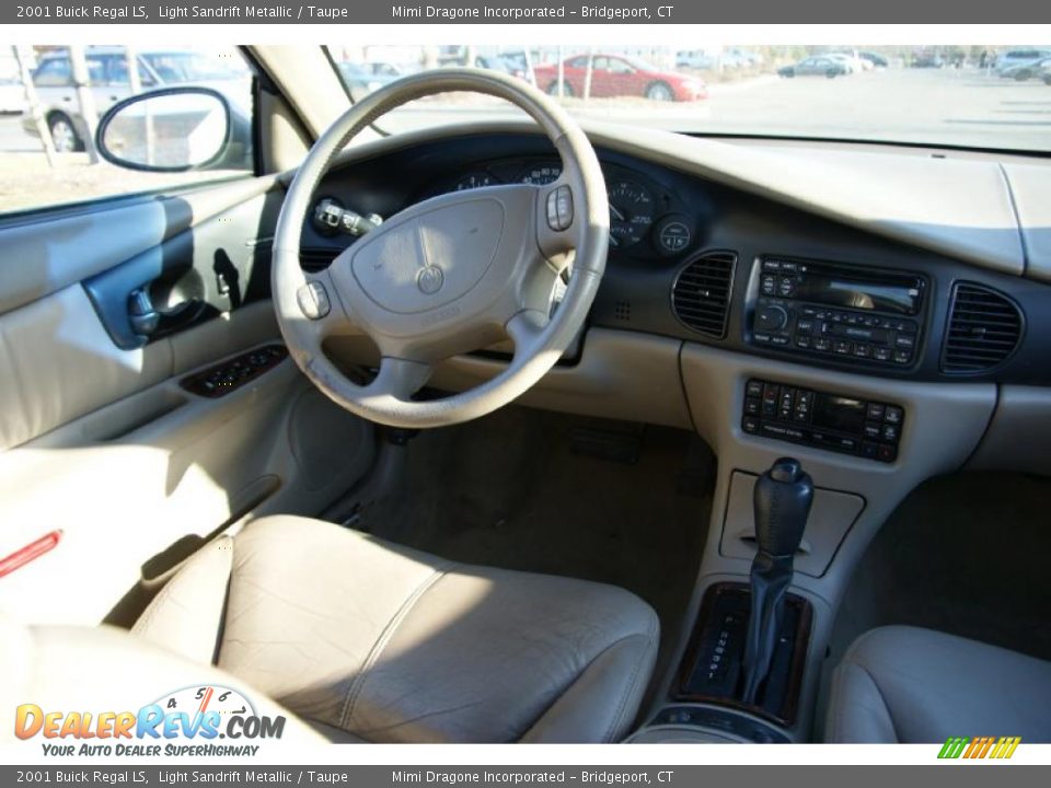 2001 Buick Regal LS Light Sandrift Metallic / Taupe Photo #13