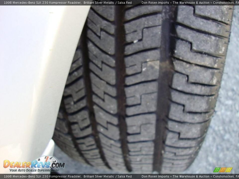 1998 Mercedes-Benz SLK 230 Kompressor Roadster Brilliant Silver Metallic / Salsa Red Photo #36