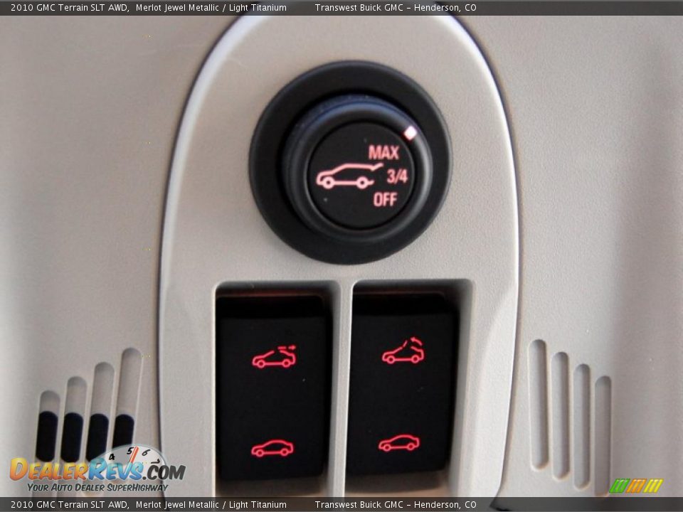 Controls of 2010 GMC Terrain SLT AWD Photo #18