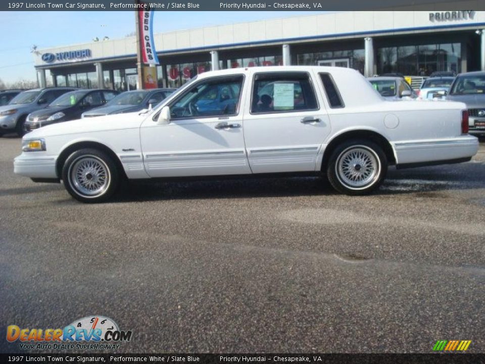 1997 Lincoln Town Car Signature Performance White / Slate Blue Photo #3