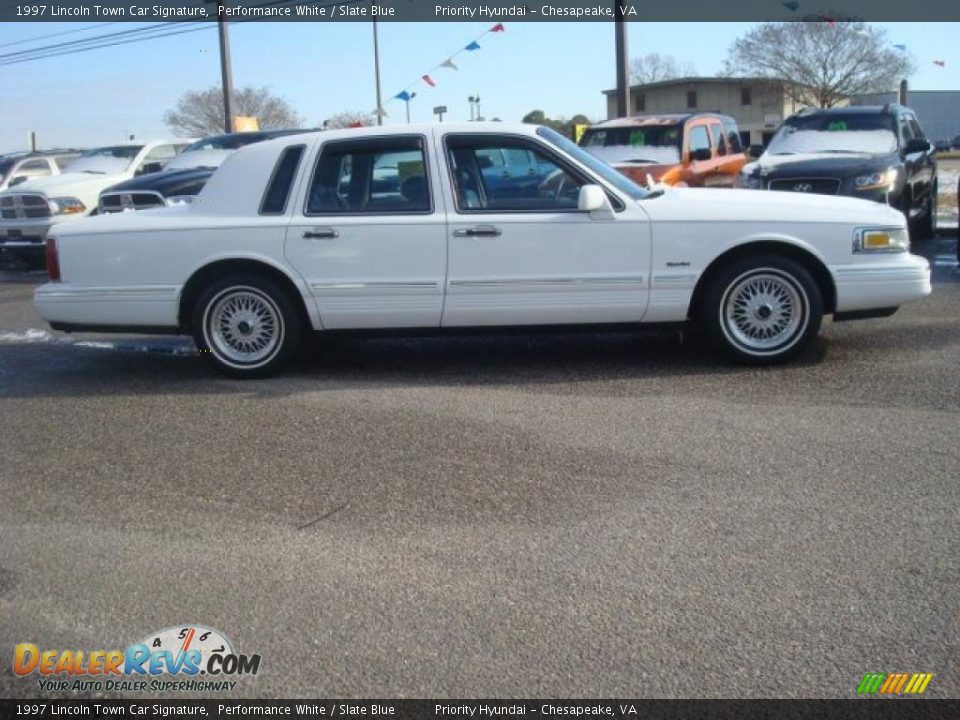 Performance White 1997 Lincoln Town Car Signature Photo #6