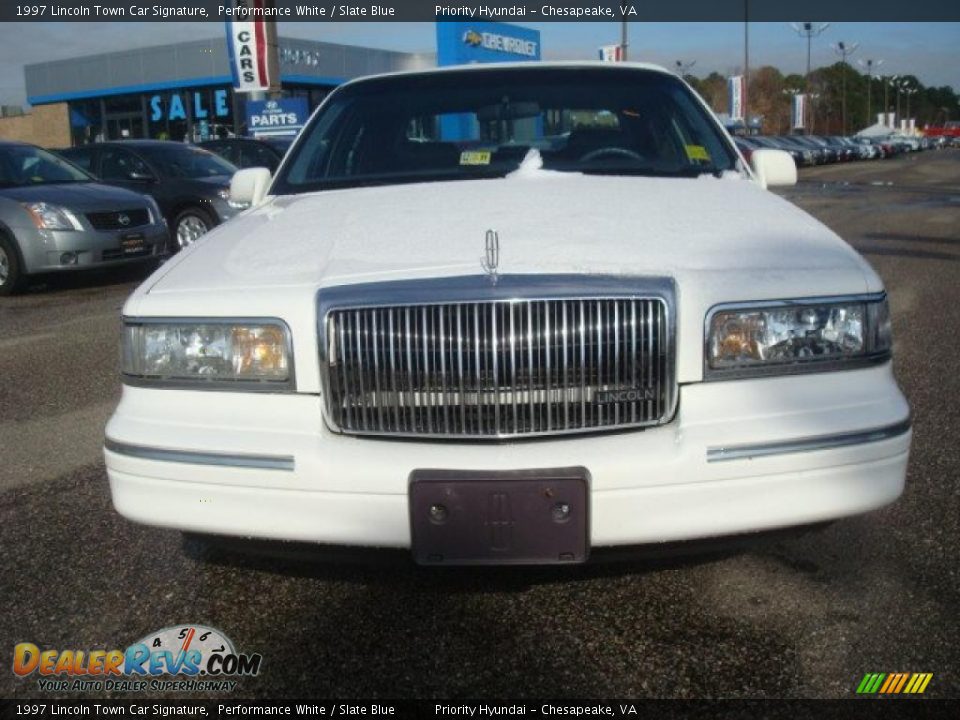 1997 Lincoln Town Car Signature Performance White / Slate Blue Photo #8
