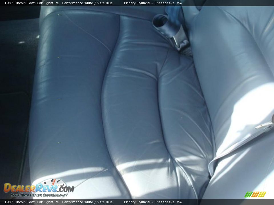 1997 Lincoln Town Car Signature Performance White / Slate Blue Photo #11