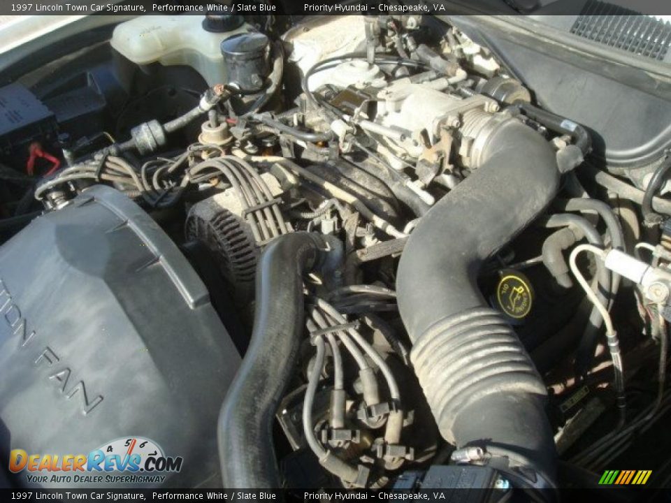 1997 Lincoln Town Car Signature 4.6 Liter SOHC 16-Valve V8 Engine Photo #19