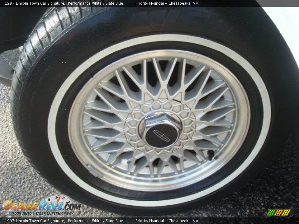 1997 Lincoln Town Car Signature Wheel Photo #21
