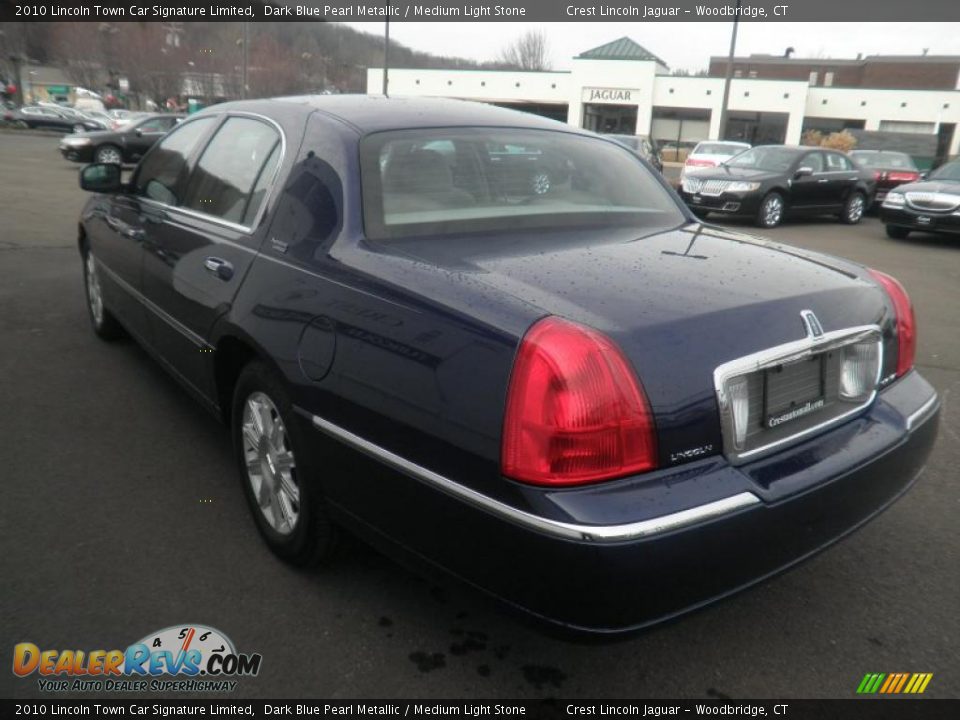 2010 Lincoln Town Car Signature Limited Dark Blue Pearl Metallic / Medium Light Stone Photo #4