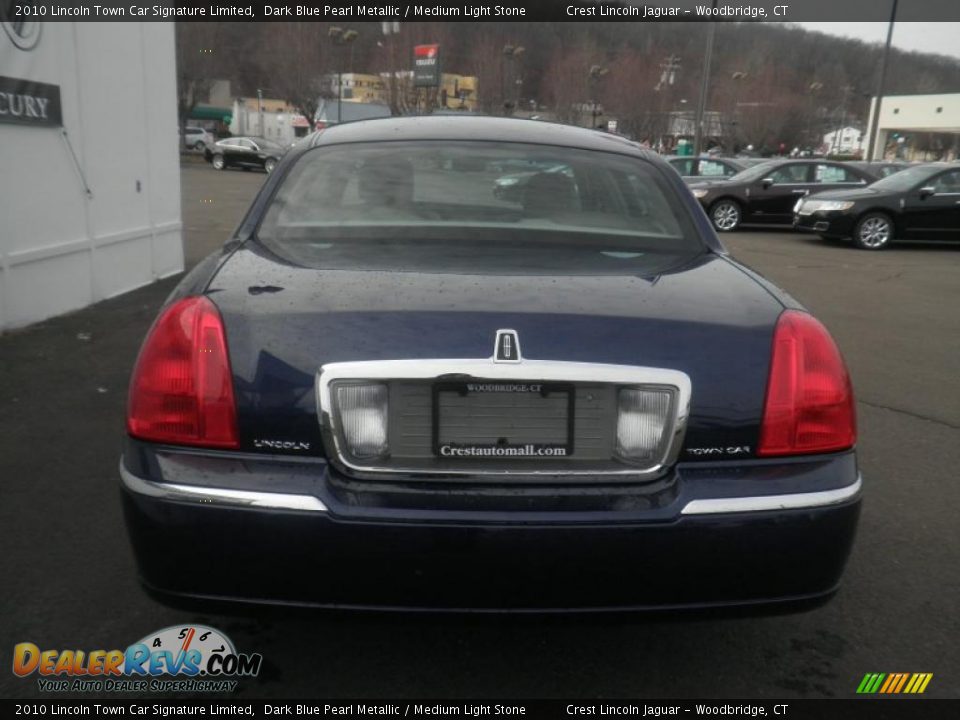 2010 Lincoln Town Car Signature Limited Dark Blue Pearl Metallic / Medium Light Stone Photo #5