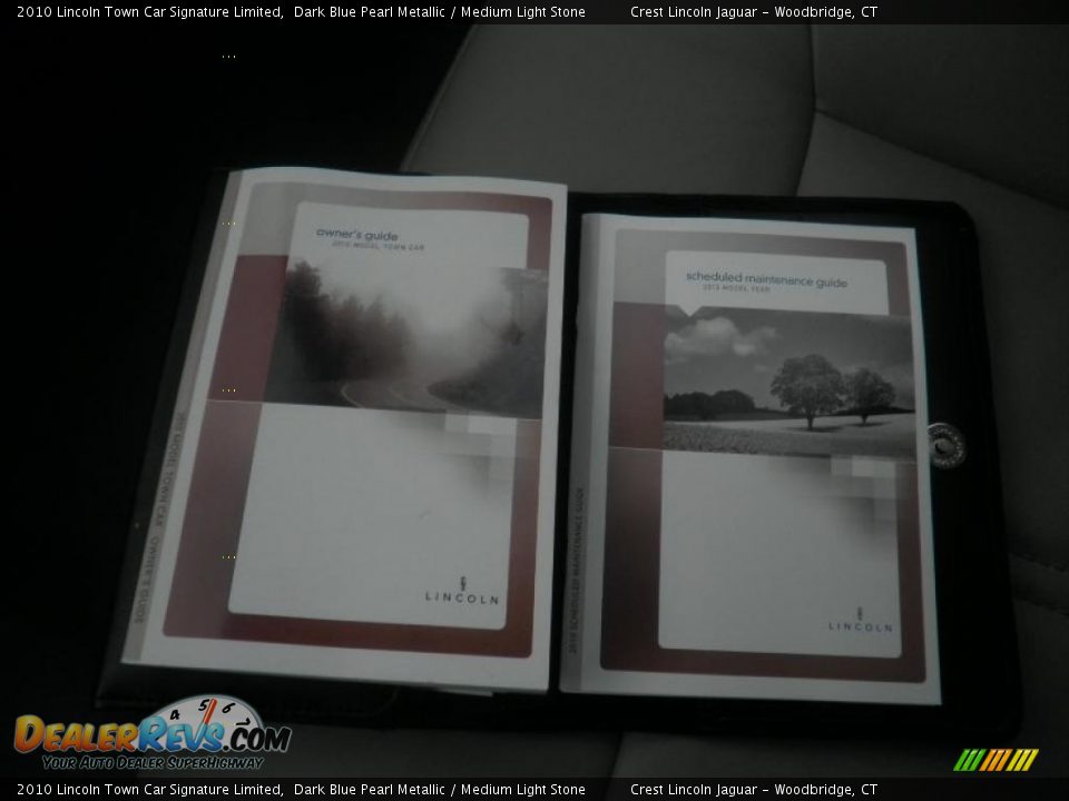 2010 Lincoln Town Car Signature Limited Dark Blue Pearl Metallic / Medium Light Stone Photo #15