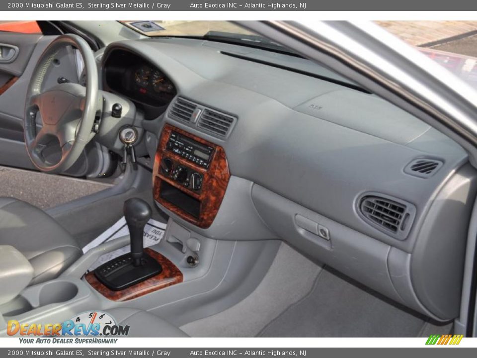 Gray Interior - 2000 Mitsubishi Galant ES Photo #18