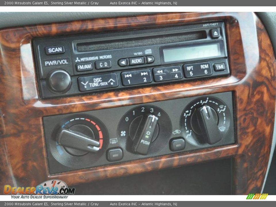 2000 Mitsubishi Galant ES Sterling Silver Metallic / Gray Photo #19