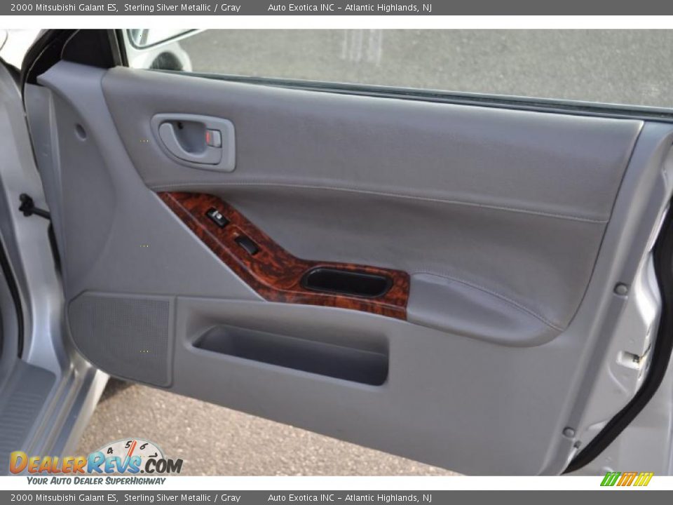 Door Panel of 2000 Mitsubishi Galant ES Photo #23