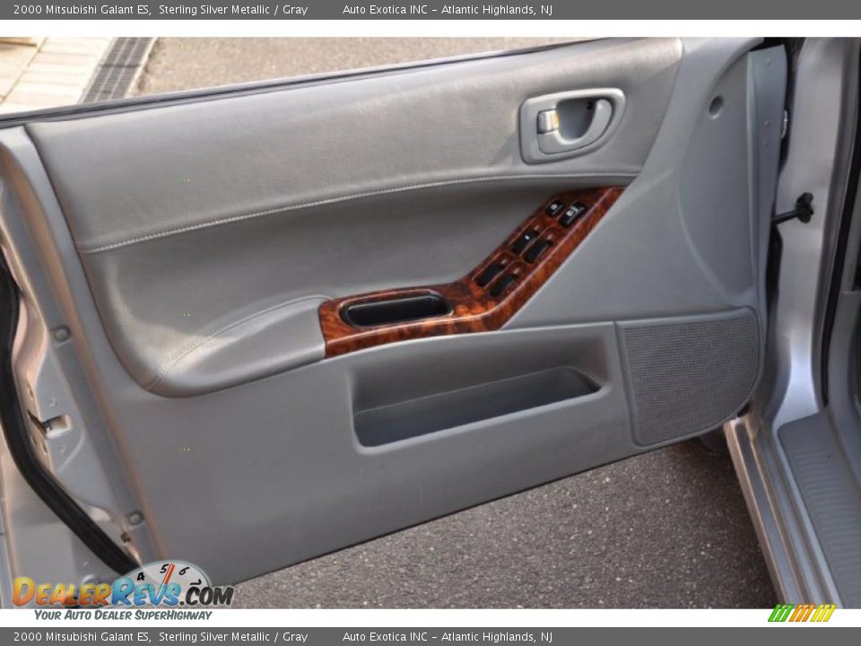 Door Panel of 2000 Mitsubishi Galant ES Photo #24