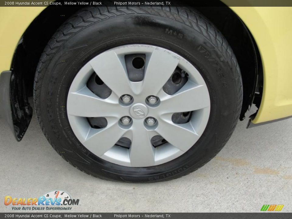 2008 Hyundai Accent GS Coupe Mellow Yellow / Black Photo #17