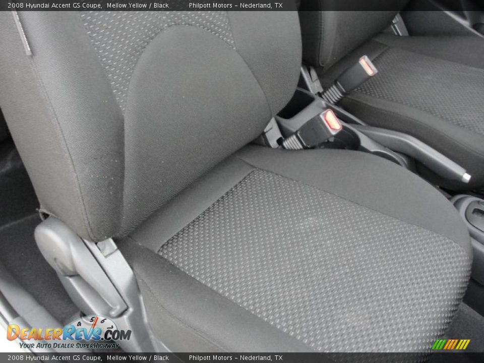 2008 Hyundai Accent GS Coupe Mellow Yellow / Black Photo #31