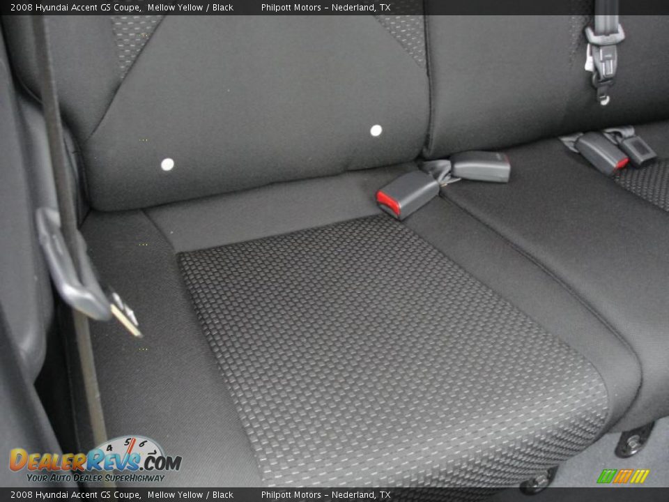 2008 Hyundai Accent GS Coupe Mellow Yellow / Black Photo #32