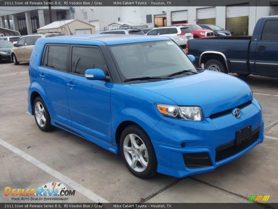 Front 3/4 View of 2011 Scion xB Release Series 8.0 Photo #3