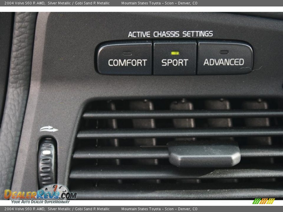 Controls of 2004 Volvo S60 R AWD Photo #17
