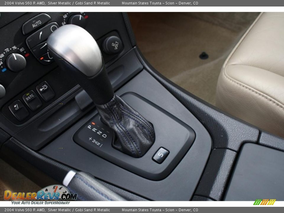 2004 Volvo S60 R AWD Shifter Photo #22