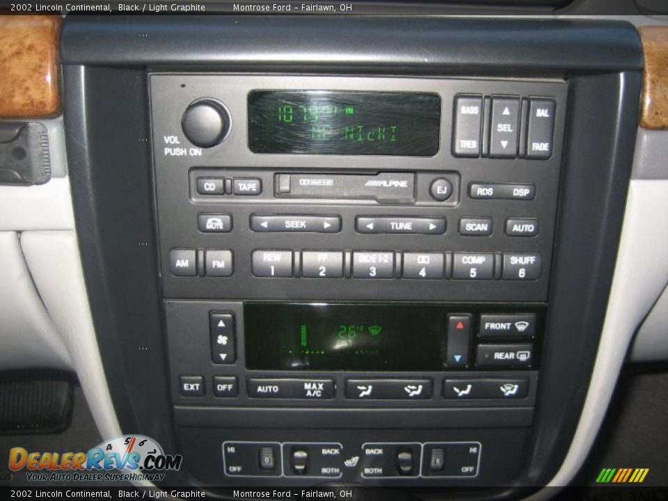 Controls of 2002 Lincoln Continental  Photo #13