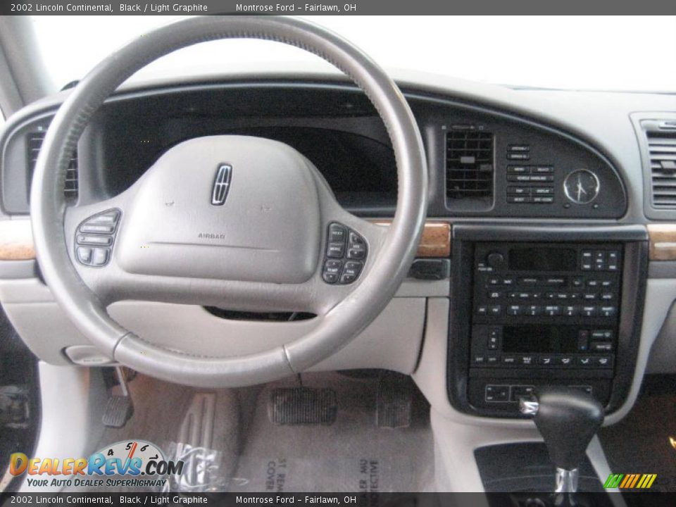 Dashboard of 2002 Lincoln Continental  Photo #16