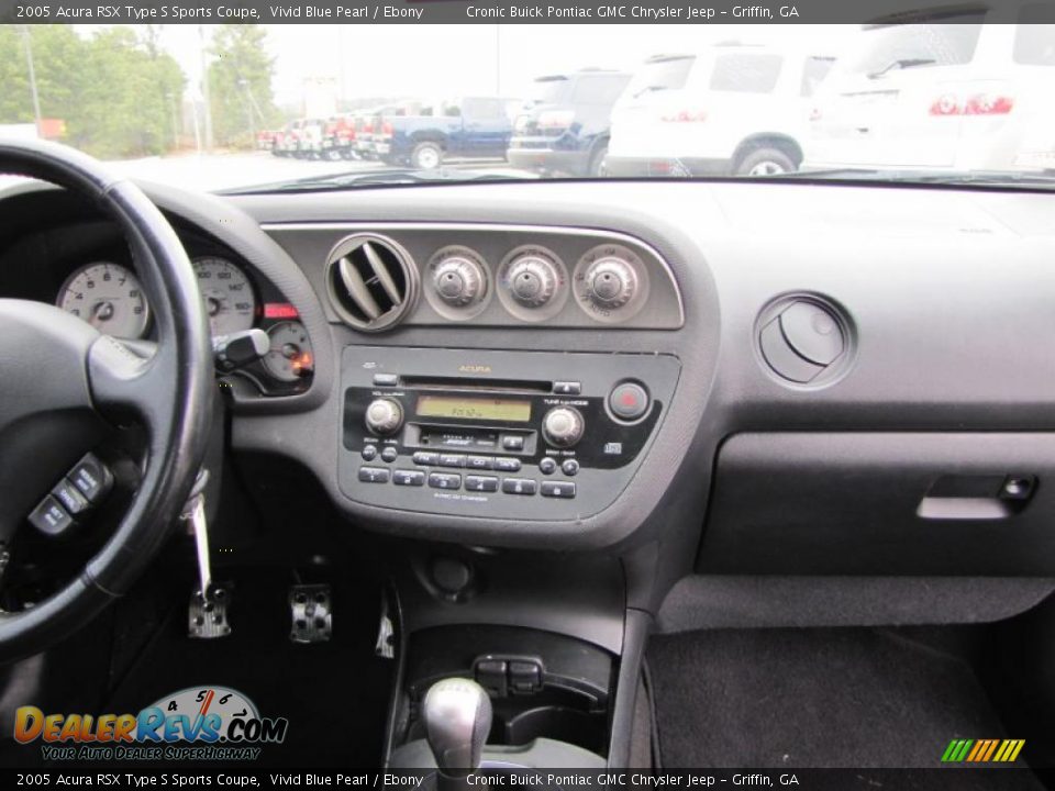 Controls of 2005 Acura RSX Type S Sports Coupe Photo #15