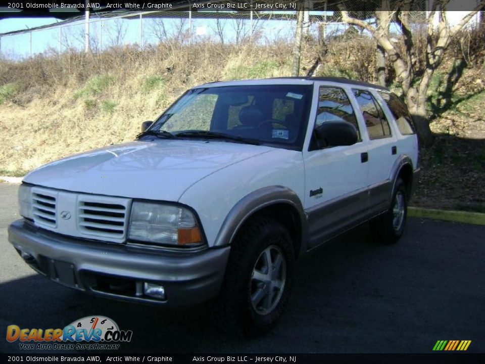 2001 Oldsmobile Bravada AWD Arctic White / Graphite Photo #4