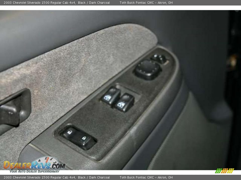 2003 Chevrolet Silverado 1500 Regular Cab 4x4 Black / Dark Charcoal Photo #7