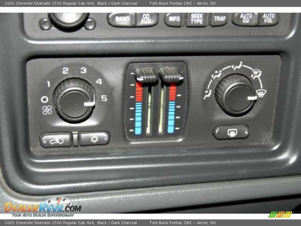 2003 Chevrolet Silverado 1500 Regular Cab 4x4 Black / Dark Charcoal Photo #9