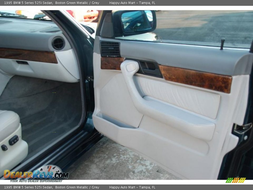 Door Panel of 1995 BMW 5 Series 525i Sedan Photo #20