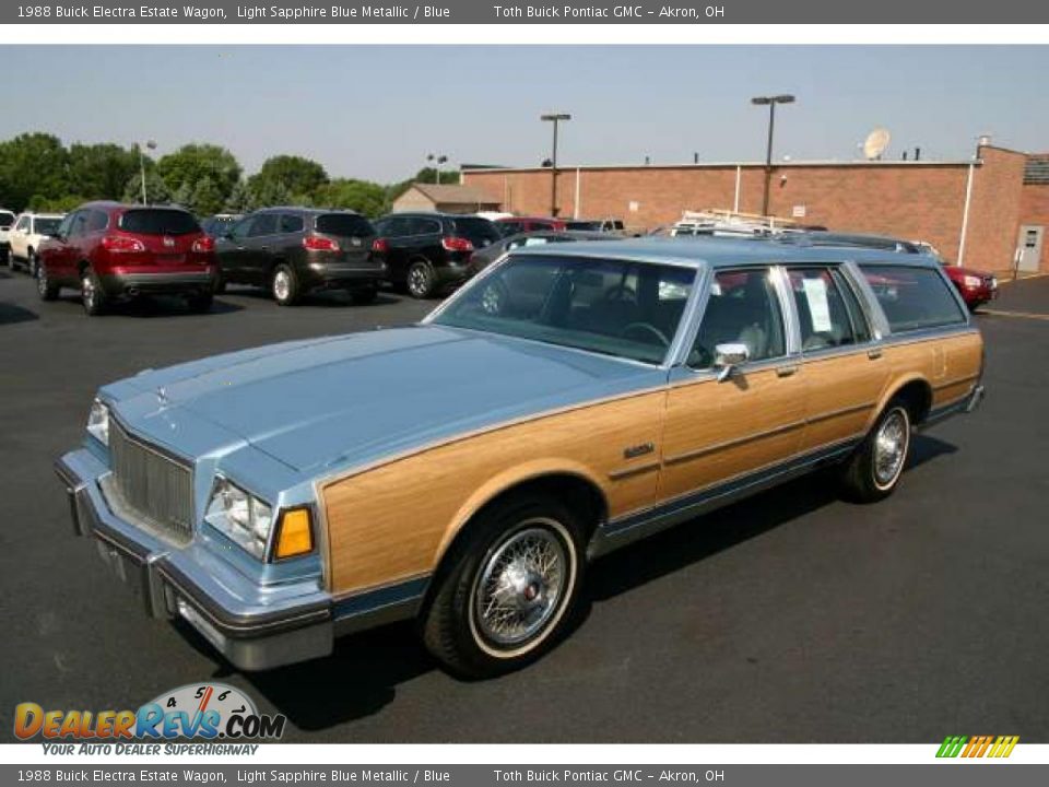 Front 3/4 View of 1988 Buick Electra Estate Wagon Photo #5