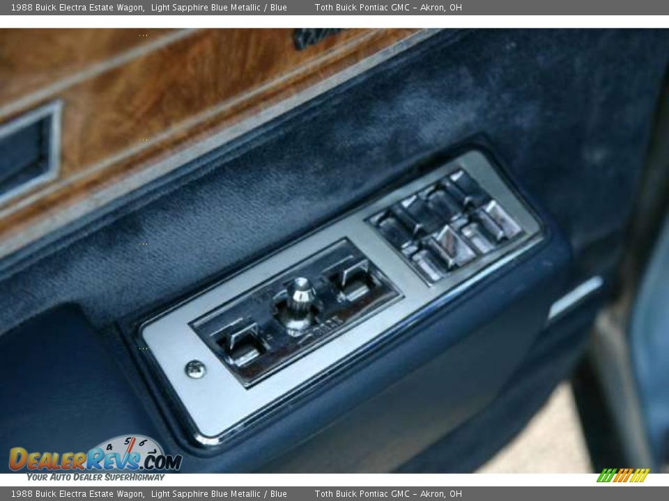 Controls of 1988 Buick Electra Estate Wagon Photo #7