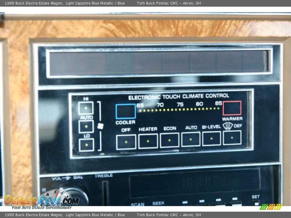 Controls of 1988 Buick Electra Estate Wagon Photo #11