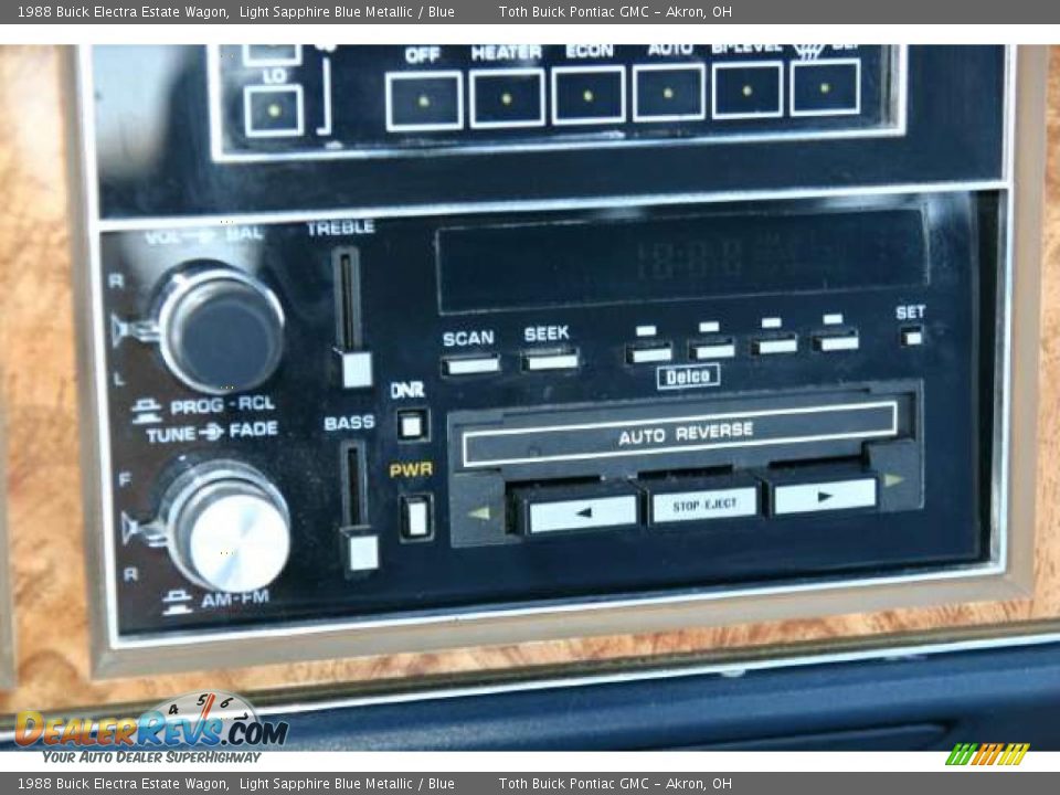 Controls of 1988 Buick Electra Estate Wagon Photo #12