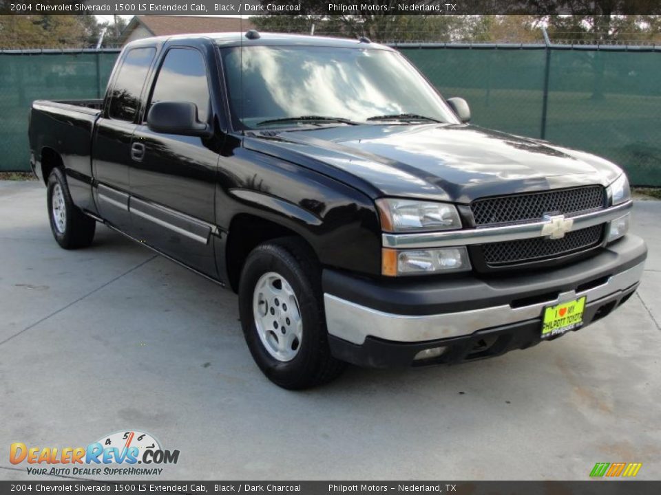 2004 Chevrolet Silverado 1500 LS Extended Cab Black / Dark Charcoal Photo #1